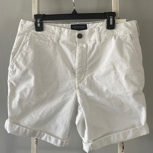White American Eagle shorts